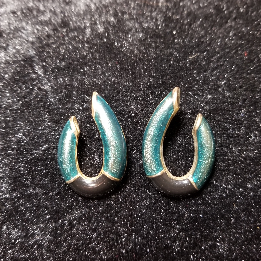1980s Vintage Green Teal Black Pierced Earrings